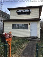 456 17th Street, Dunbar, WV 25064