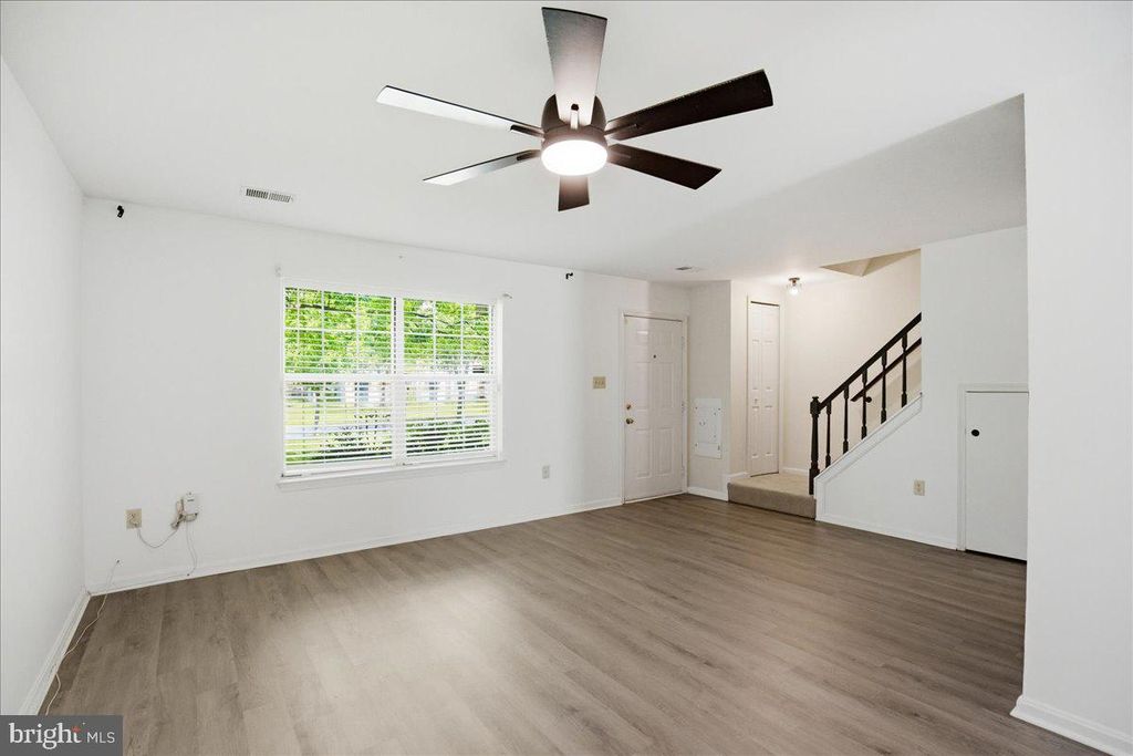 Image 10 of property listing at 6071 RED SQUIRREL PL, Waldorf, MD 20603