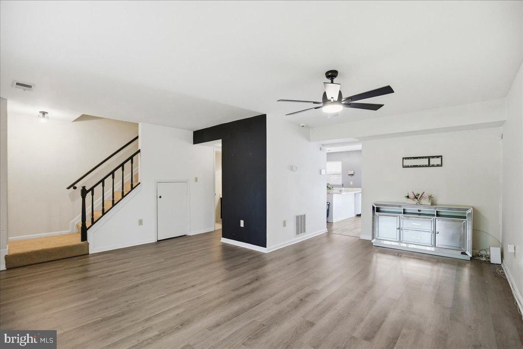 Image 11 of property listing at 6071 RED SQUIRREL PL, Waldorf, MD 20603
