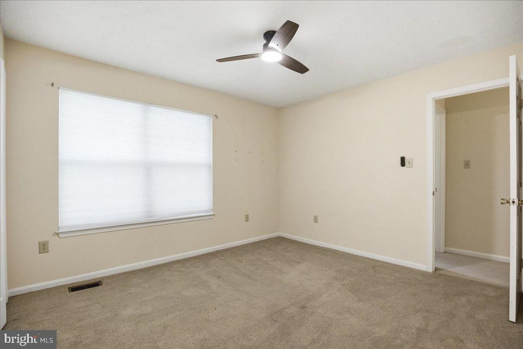 Image 26 of property listing at 6071 RED SQUIRREL PL, Waldorf, MD 20603
