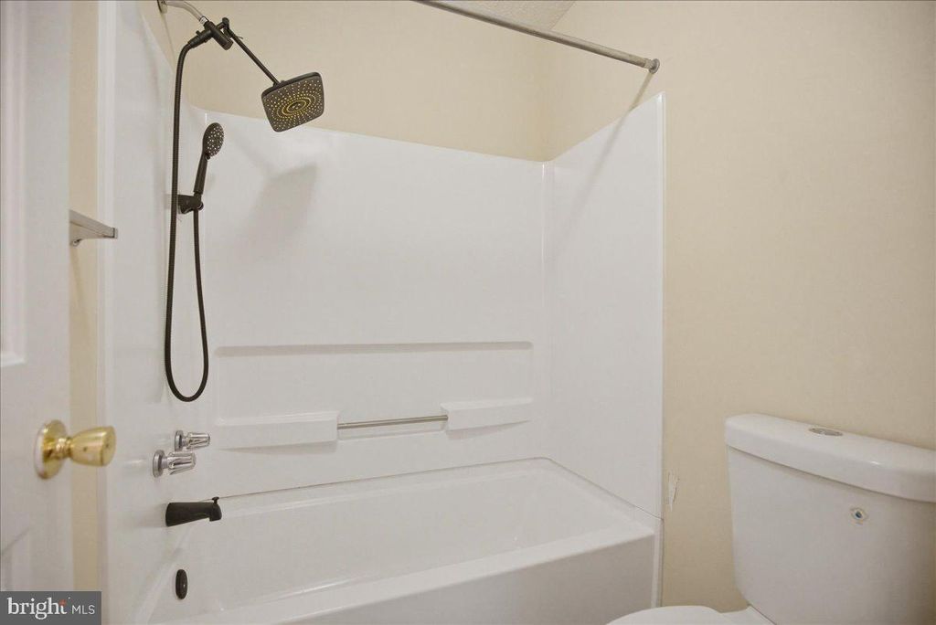 Image 28 of property listing at 6071 RED SQUIRREL PL, Waldorf, MD 20603