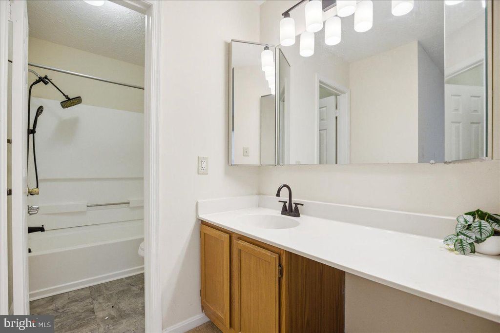 Image 29 of property listing at 6071 RED SQUIRREL PL, Waldorf, MD 20603