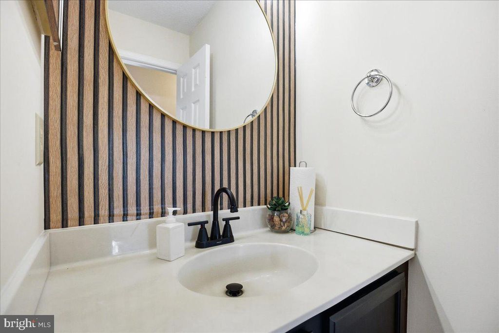 Image 37 of property listing at 6071 RED SQUIRREL PL, Waldorf, MD 20603