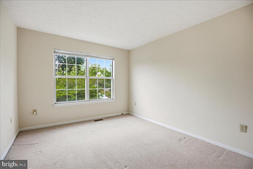 Image 38 of property listing at 6071 RED SQUIRREL PL, Waldorf, MD 20603