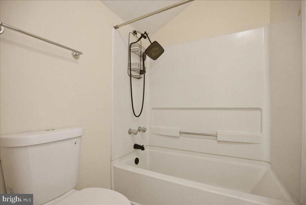 Image 45 of property listing at 6071 RED SQUIRREL PL, Waldorf, MD 20603
