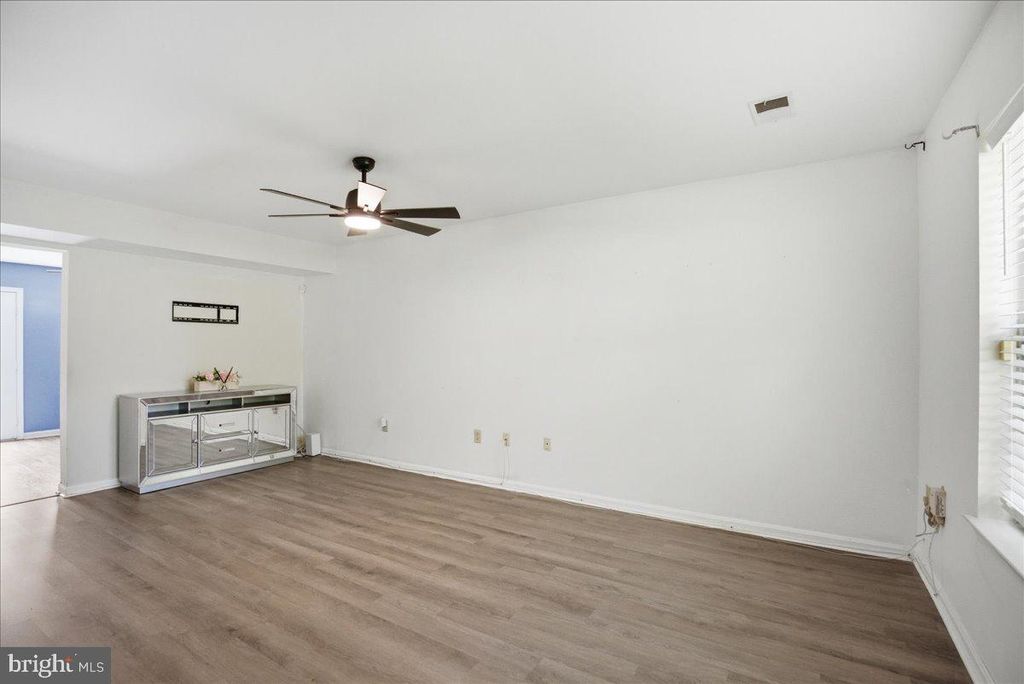 Image 8 of property listing at 6071 RED SQUIRREL PL, Waldorf, MD 20603