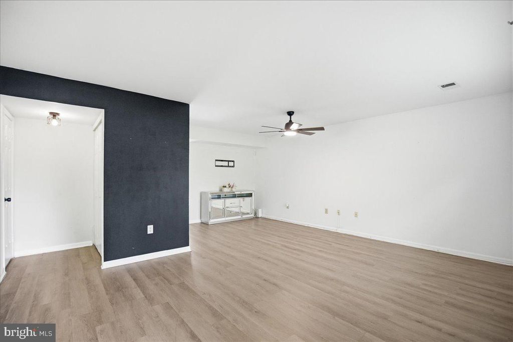 Image 9 of property listing at 6071 RED SQUIRREL PL, Waldorf, MD 20603