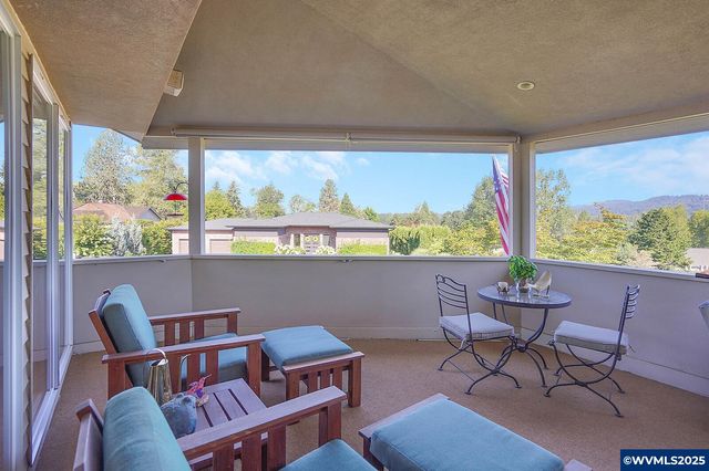 3688 Augusta National Dr S, Salem, OR 97302