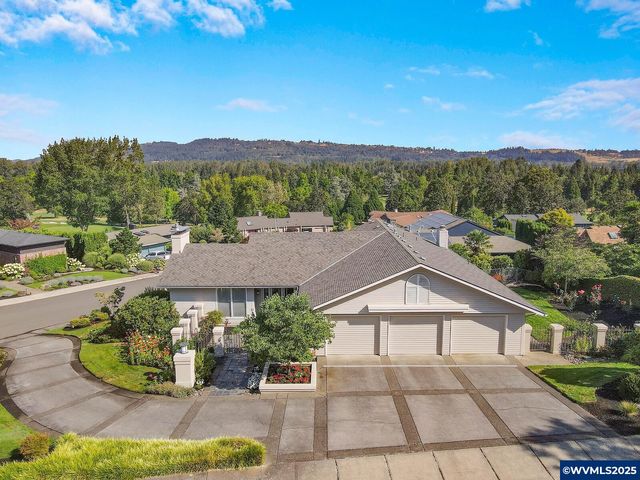 3688 Augusta National Dr S, Salem, OR 97302