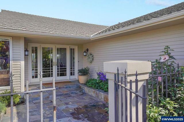 3688 Augusta National Dr S, Salem, OR 97302