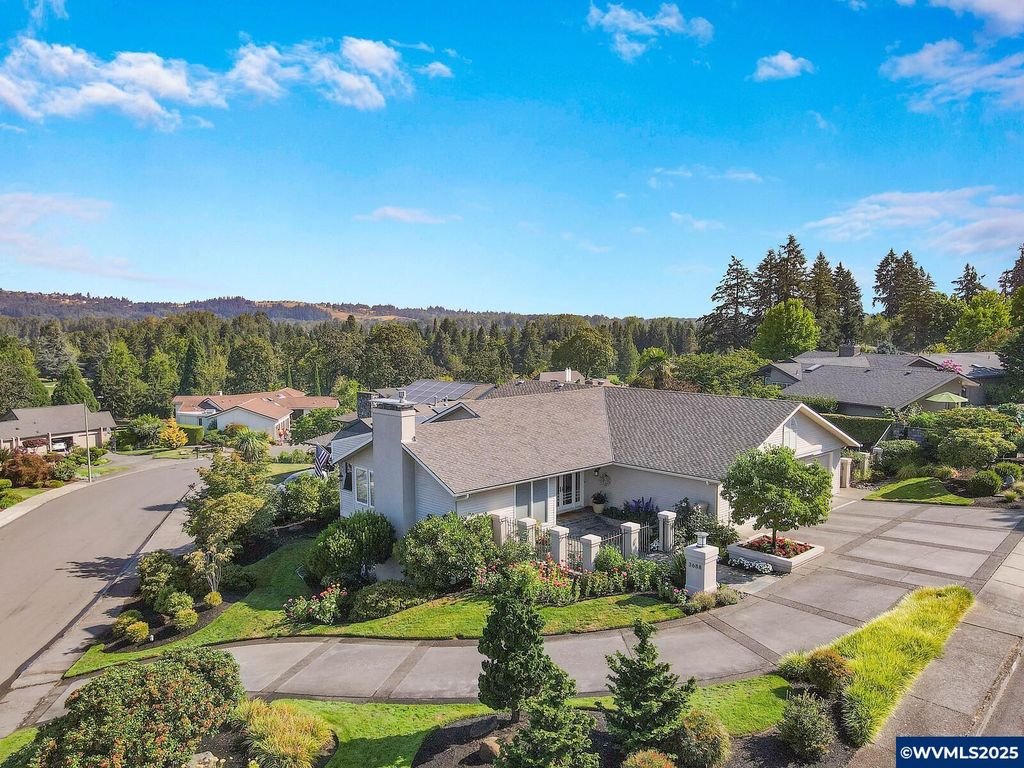 3688 Augusta National Dr S, Salem, OR 97302