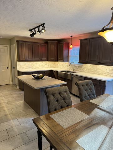 6007 Crestview Ct, Mount Juliet, TN 37122