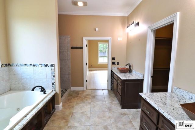 411 AUSTIN OAKS CIRCLE, West Monroe, LA 71292
