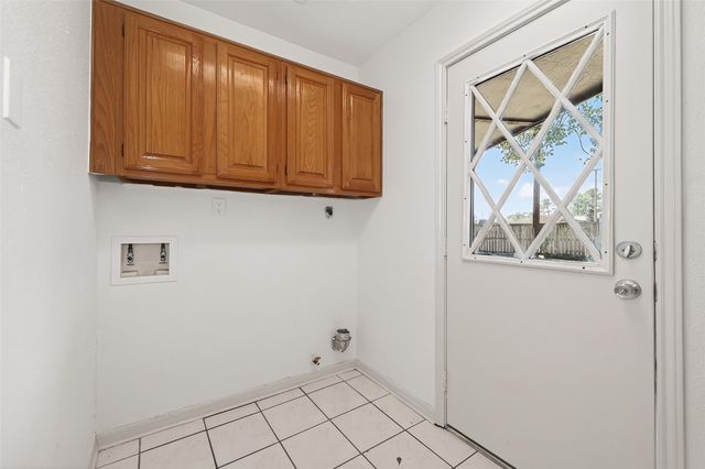 15411 Lago Villa Drive, Tomball, TX 77377