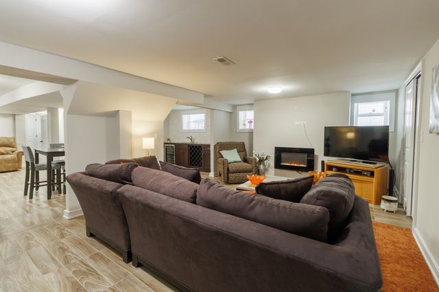 1746 W 104th Place, Chicago, IL 60643