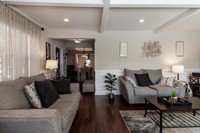 1746 W 104th Place, Chicago, IL 60643