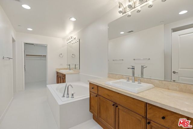 5625 Crescent Parkway 324, Los Angeles, CA 90094