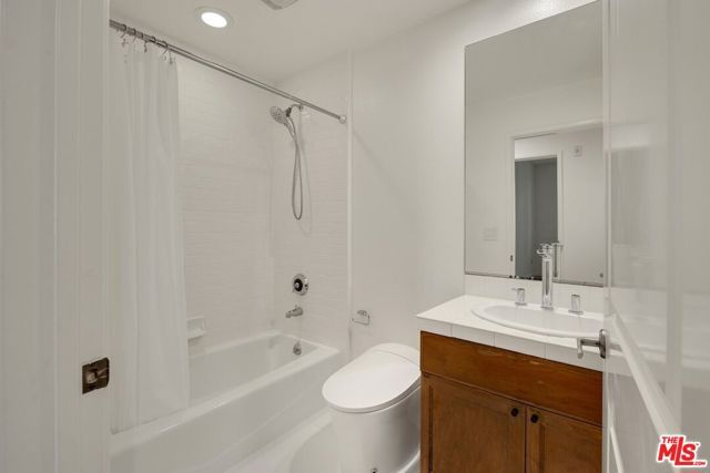 5625 Crescent Parkway 324, Los Angeles, CA 90094