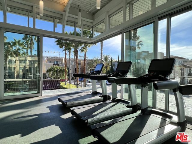 5625 Crescent Parkway 324, Los Angeles, CA 90094