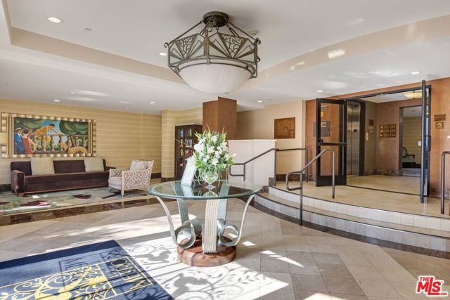 5625 Crescent Parkway 324, Los Angeles, CA 90094