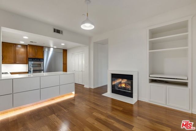 5625 Crescent Parkway 324, Los Angeles, CA 90094