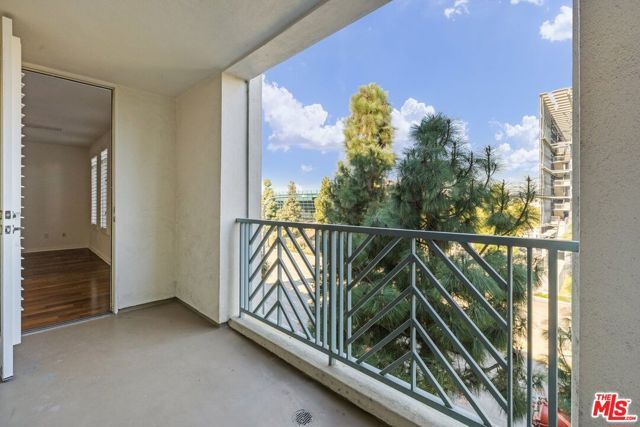 5625 Crescent Parkway 324, Los Angeles, CA 90094