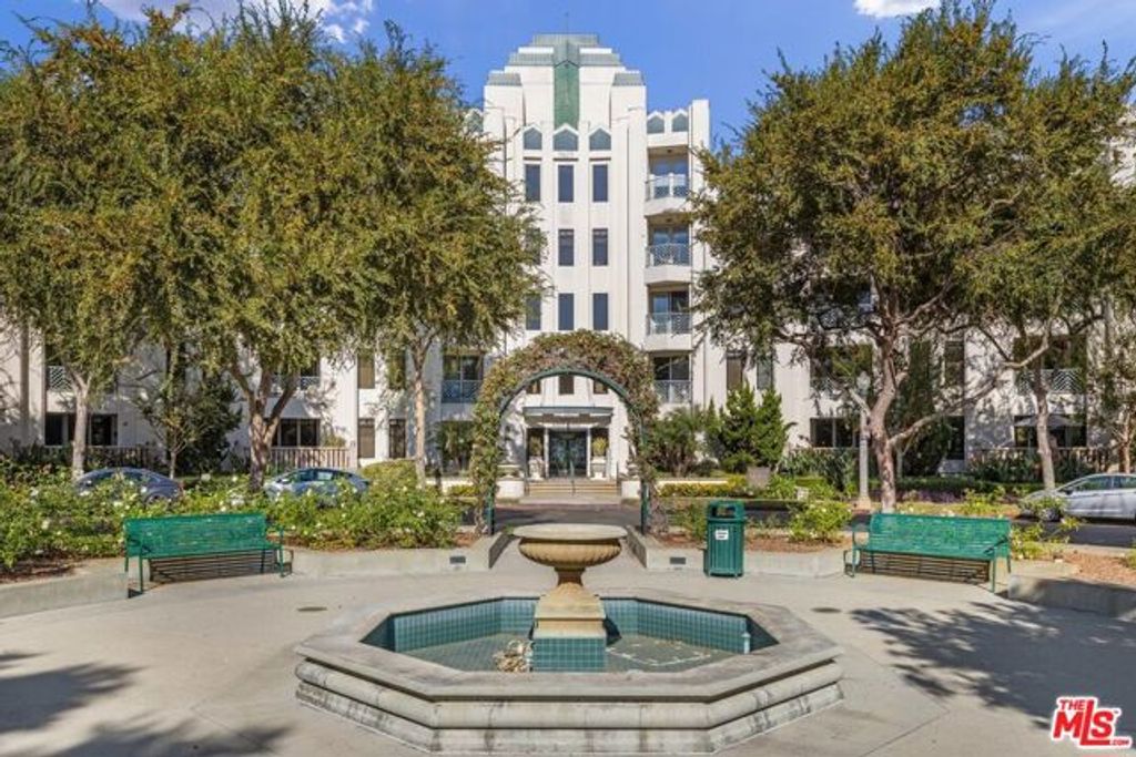 5625 Crescent Parkway 324, Los Angeles, CA 90094