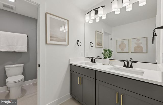 6052 SUNSTONE LN, Haymarket, VA 20169