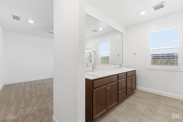 6516 Walkers Glen Lane, Bakersfield, CA 93313