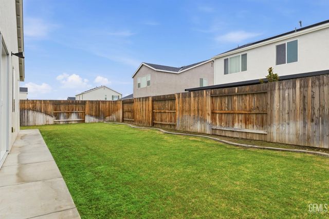 6516 Walkers Glen Lane, Bakersfield, CA 93313