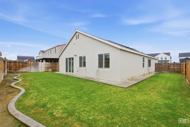 6516 Walkers Glen Lane, Bakersfield, CA 93313