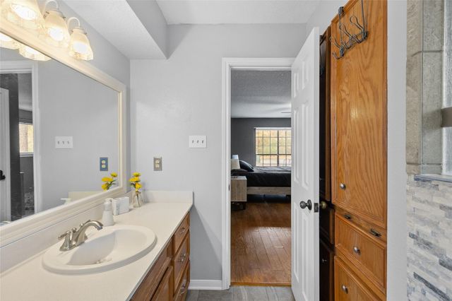 117 E Park Drive, Conroe, TX 77356