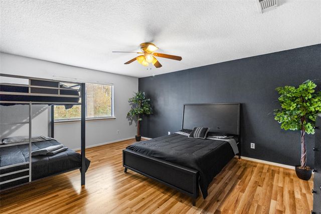 117 E Park Drive, Conroe, TX 77356