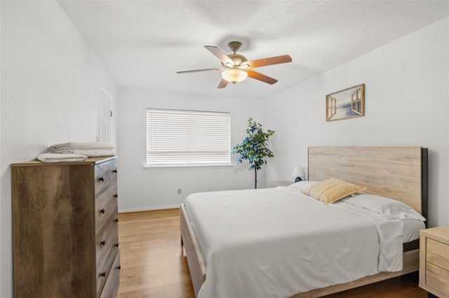 117 E Park Drive, Conroe, TX 77356