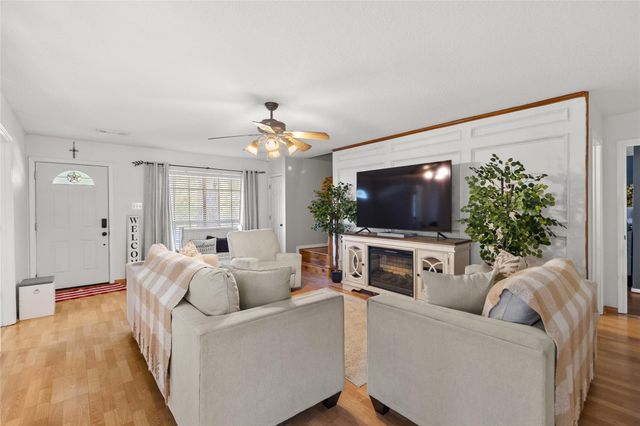 117 E Park Drive, Conroe, TX 77356