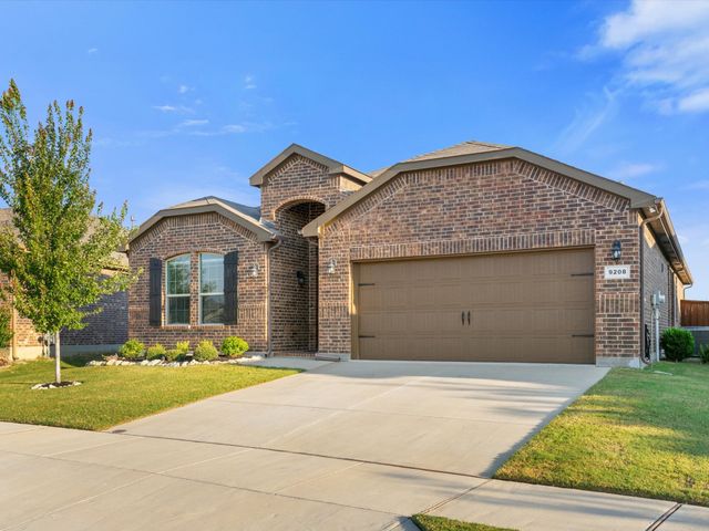 9208 Lace Cactus Drive, Fort Worth, TX 76131