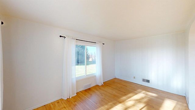 N10160 SPARROW AVENUE, Loyal, WI 54446