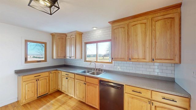 N10160 SPARROW AVENUE, Loyal, WI 54446