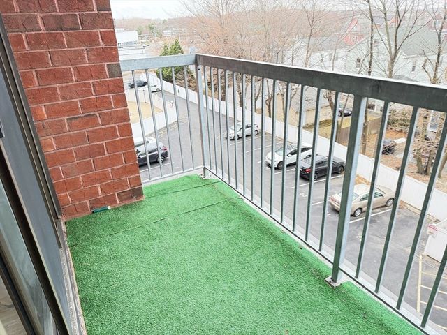 8 9th St 511, Medford, MA 02155