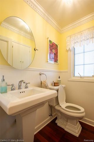 9270 Hidden Valley Court, Grand Blanc, MI 48439