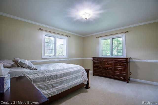 9270 Hidden Valley Court, Grand Blanc, MI 48439