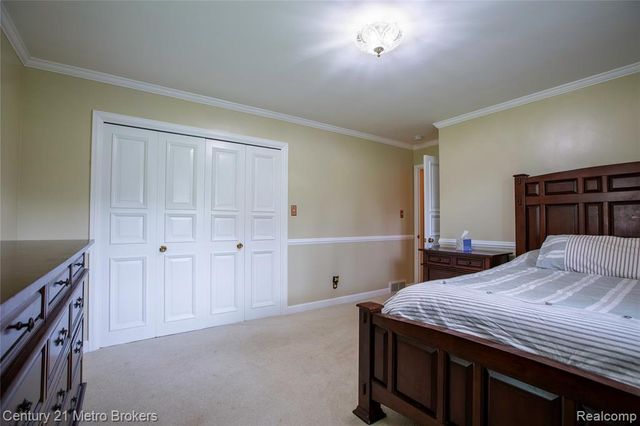 9270 Hidden Valley Court, Grand Blanc, MI 48439