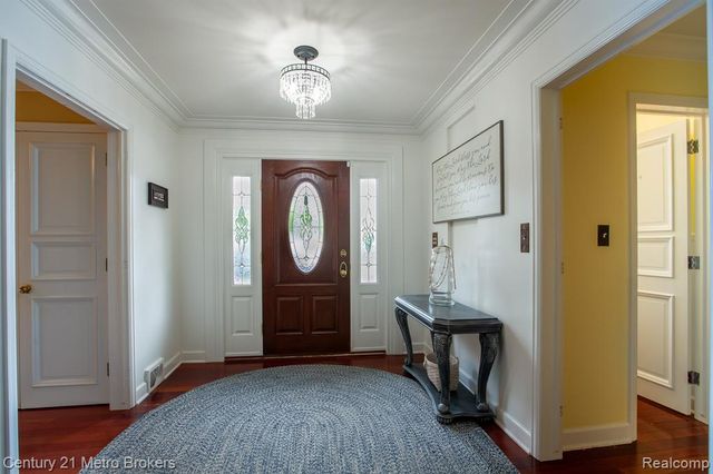 9270 Hidden Valley Court, Grand Blanc, MI 48439