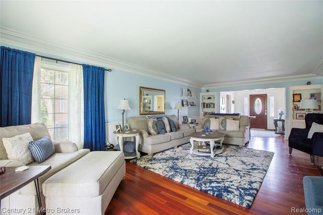 9270 Hidden Valley Court, Grand Blanc, MI 48439