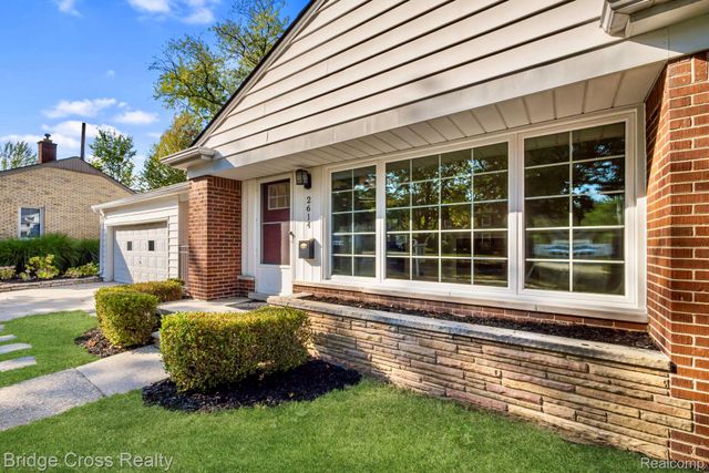 2614 Essex Street, Royal Oak, MI 48073