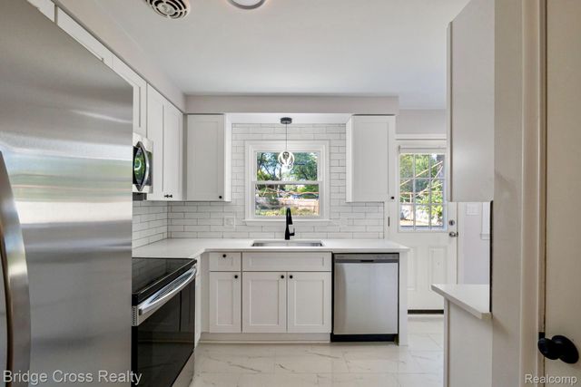 2614 Essex Street, Royal Oak, MI 48073