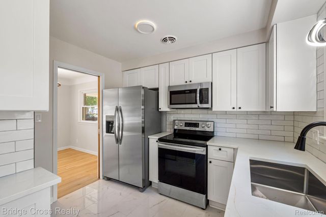 2614 Essex Street, Royal Oak, MI 48073