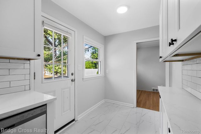 2614 Essex Street, Royal Oak, MI 48073