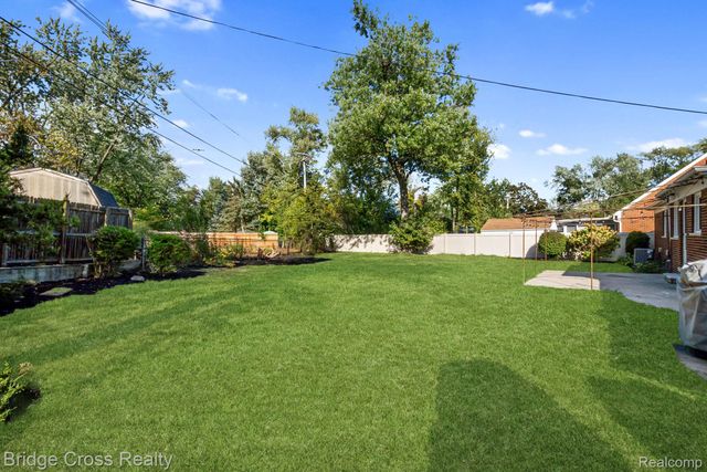 2614 Essex Street, Royal Oak, MI 48073
