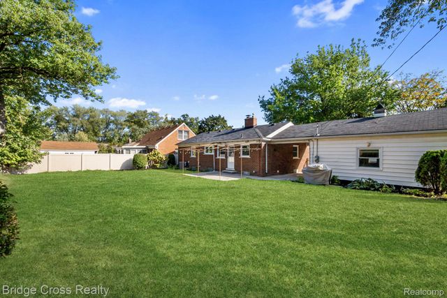 2614 Essex Street, Royal Oak, MI 48073